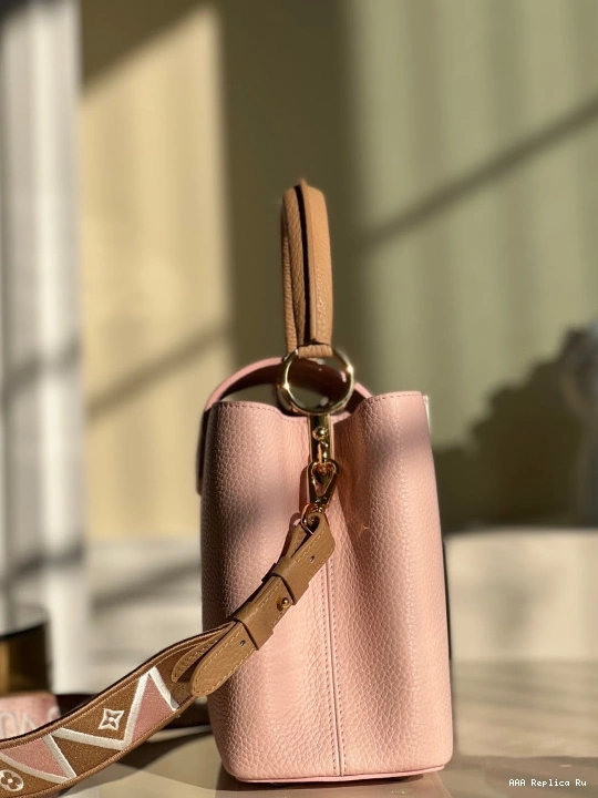 AAA Pruses Bags MM VUITTON CAPUCINES LOUIS 0825